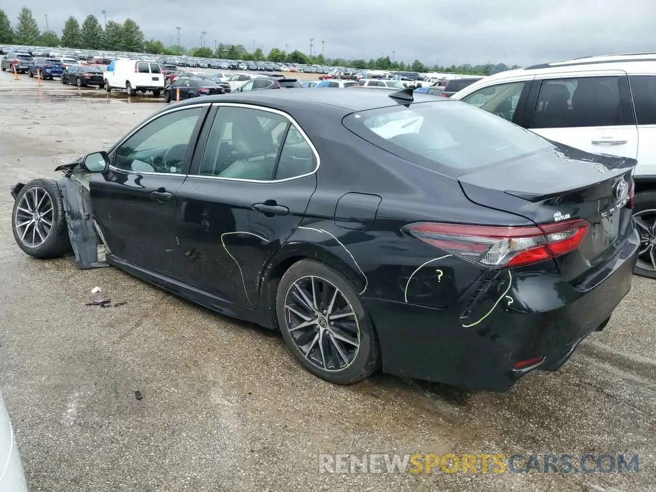 2 fotografías del automóvil dañado 4T1G11AK7MU430359 TOYOTA CAMRY 2021