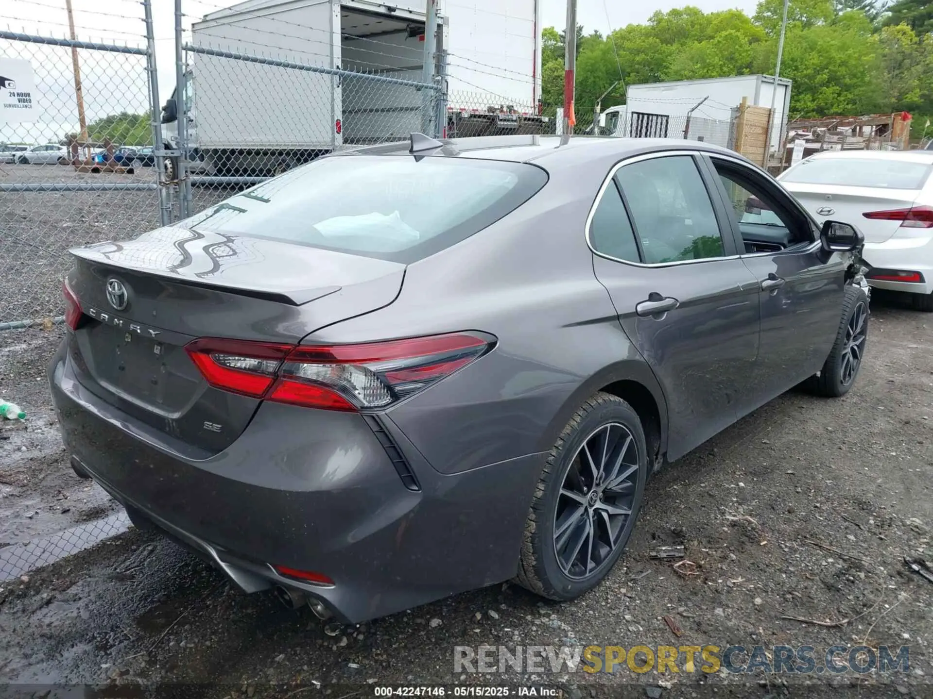 4 fotografías del automóvil dañado 4T1G11AK7MU435108 TOYOTA CAMRY 2021