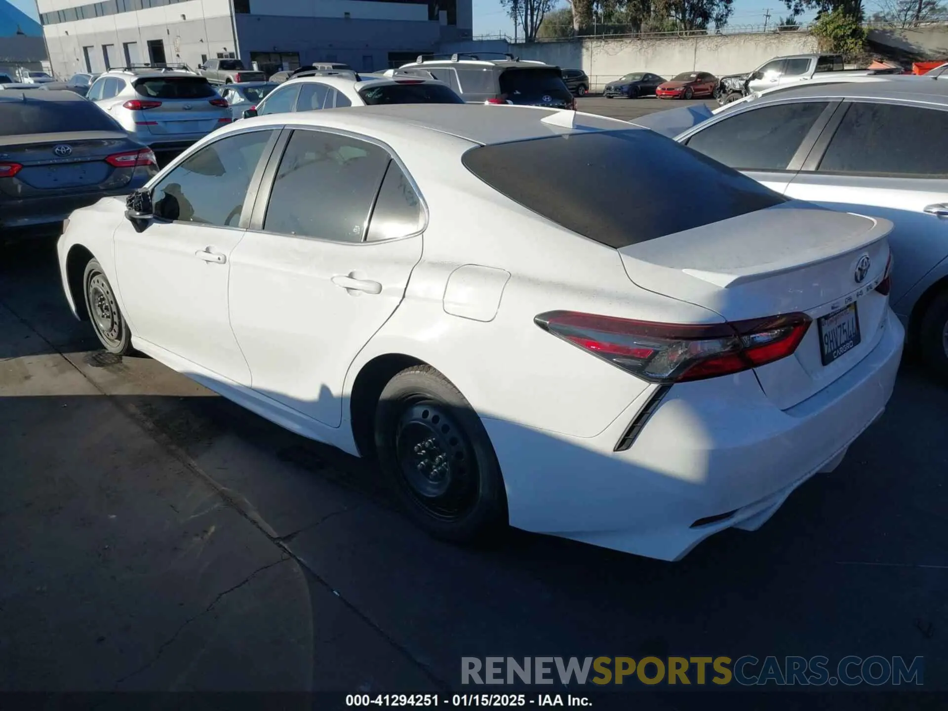 3 fotografías del automóvil dañado 4T1G11AK7MU454418 TOYOTA CAMRY 2021