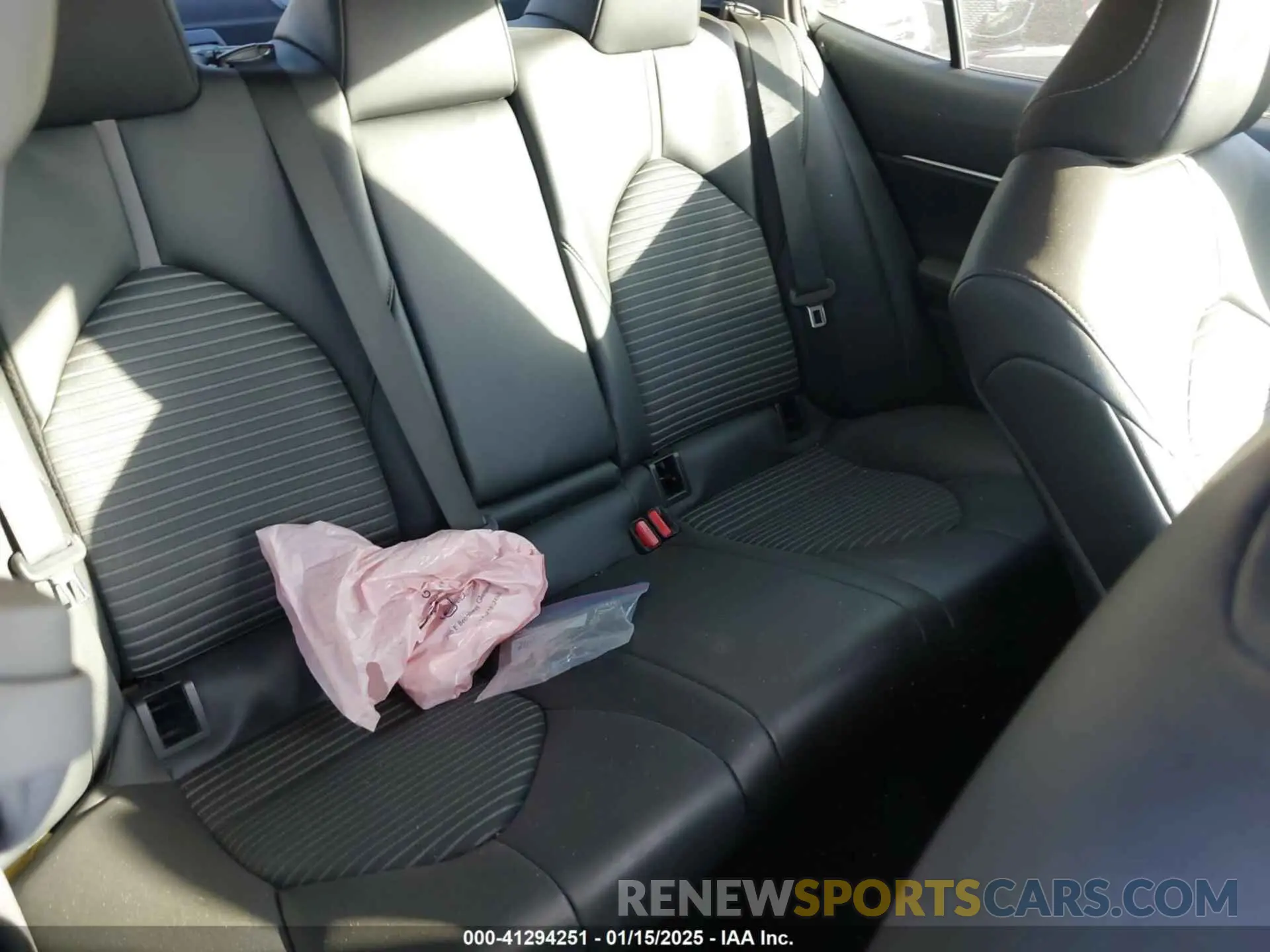 8 fotografías del automóvil dañado 4T1G11AK7MU454418 TOYOTA CAMRY 2021
