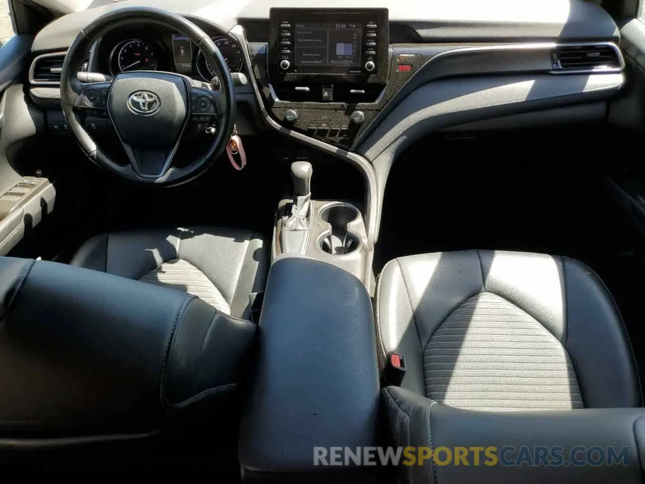 8 fotografías del automóvil dañado 4T1G11AK7MU476113 TOYOTA CAMRY 2021