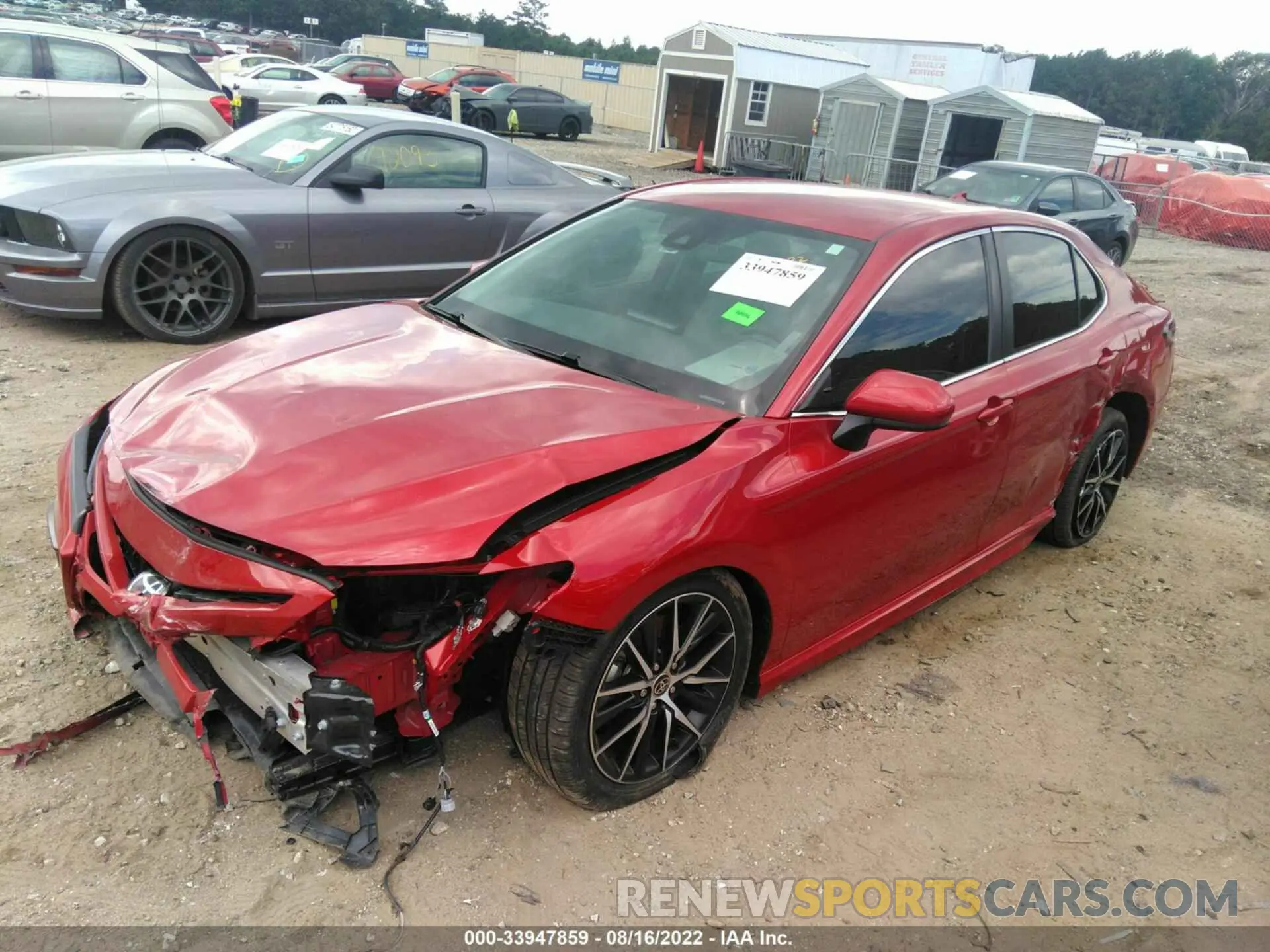 2 fotografías del automóvil dañado 4T1G11AK7MU477827 TOYOTA CAMRY 2021