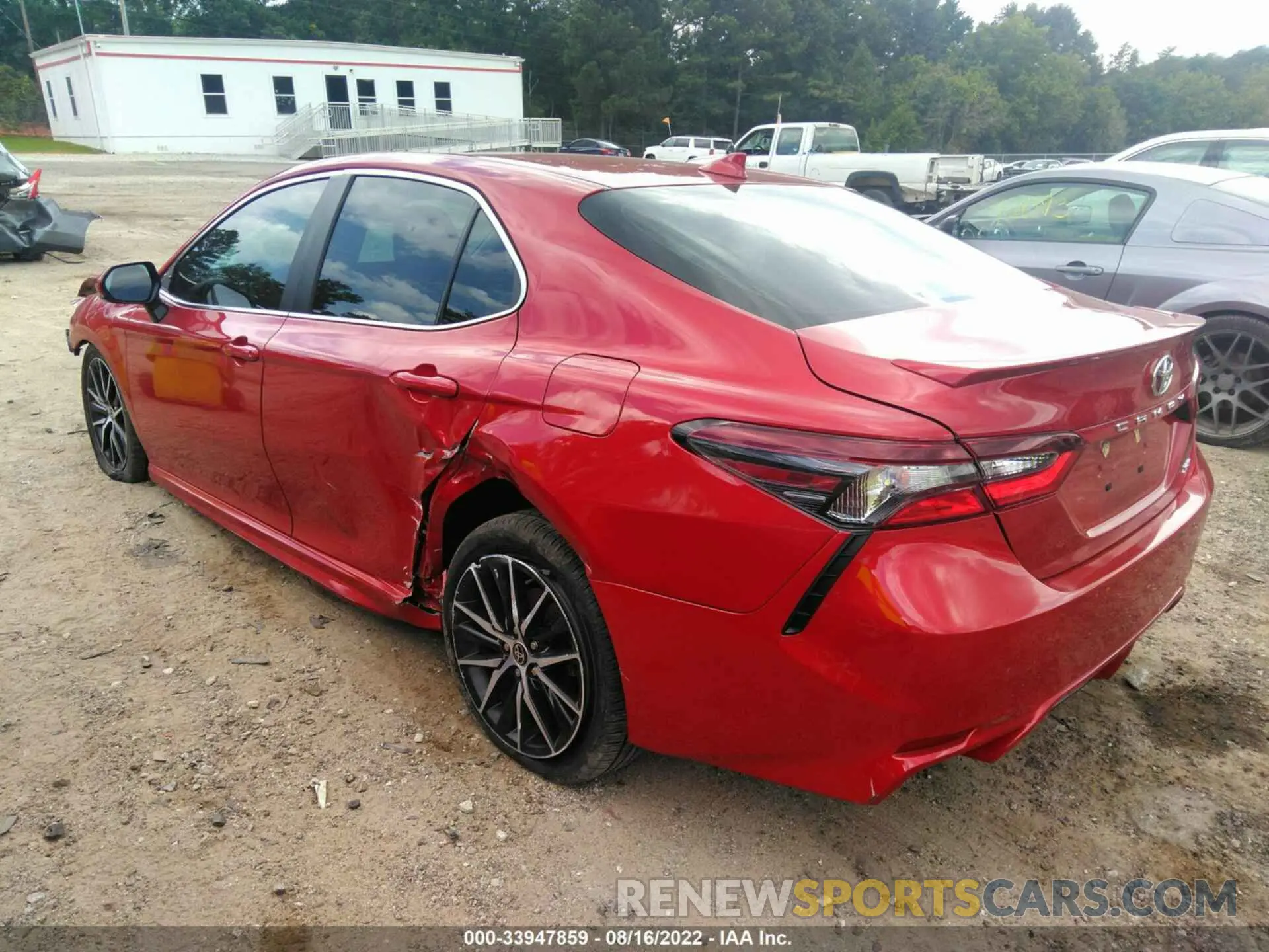 3 fotografías del automóvil dañado 4T1G11AK7MU477827 TOYOTA CAMRY 2021