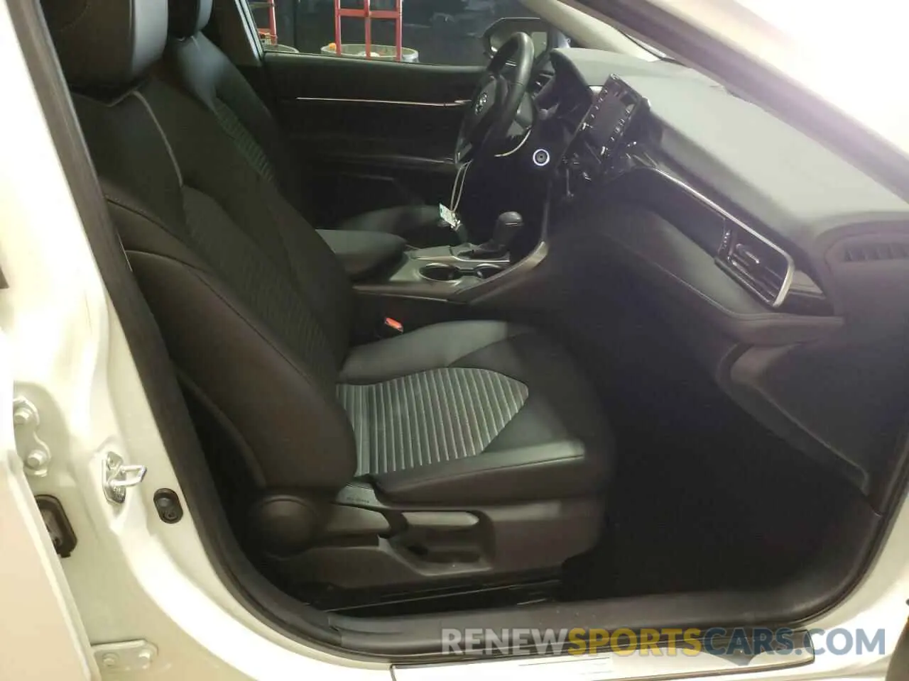 5 fotografías del automóvil dañado 4T1G11AK7MU492117 TOYOTA CAMRY 2021