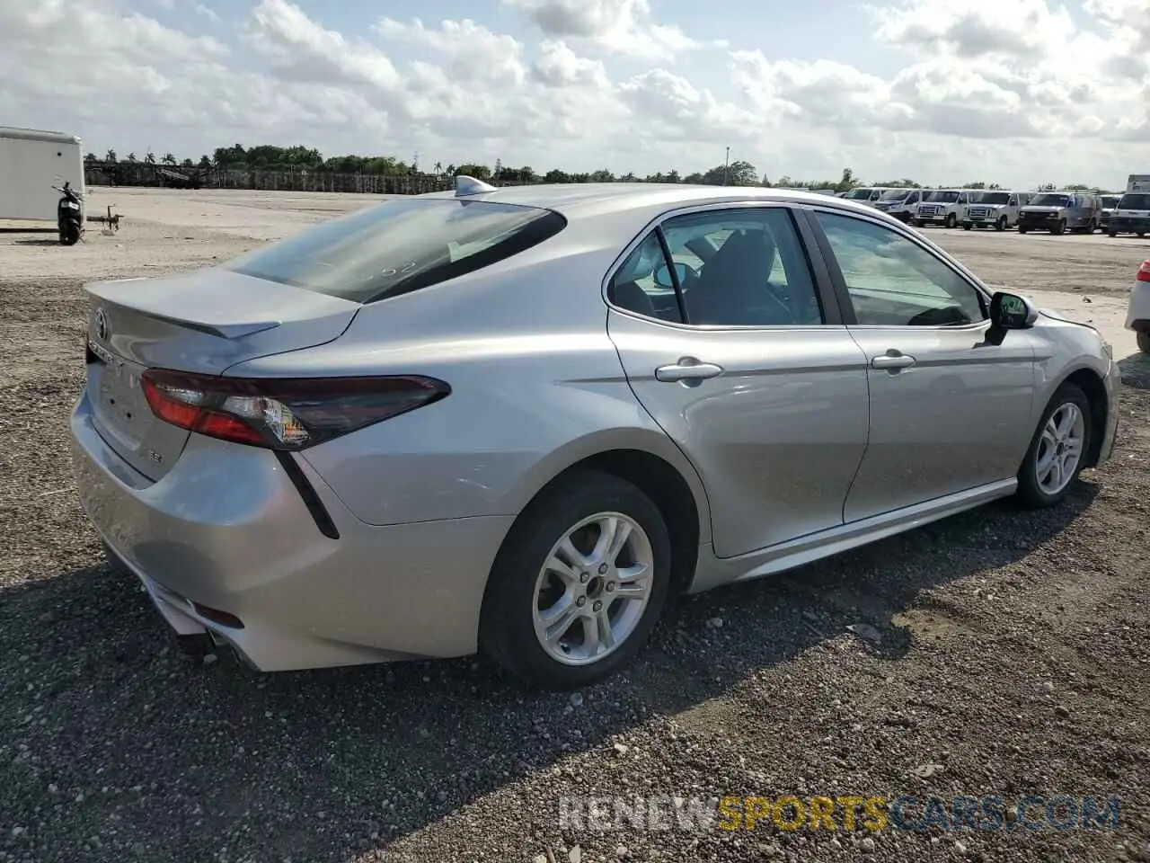 3 fotografías del automóvil dañado 4T1G11AK7MU523415 TOYOTA CAMRY 2021