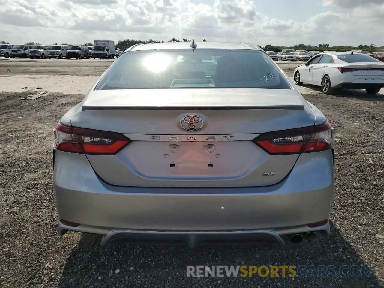 6 fotografías del automóvil dañado 4T1G11AK7MU523415 TOYOTA CAMRY 2021