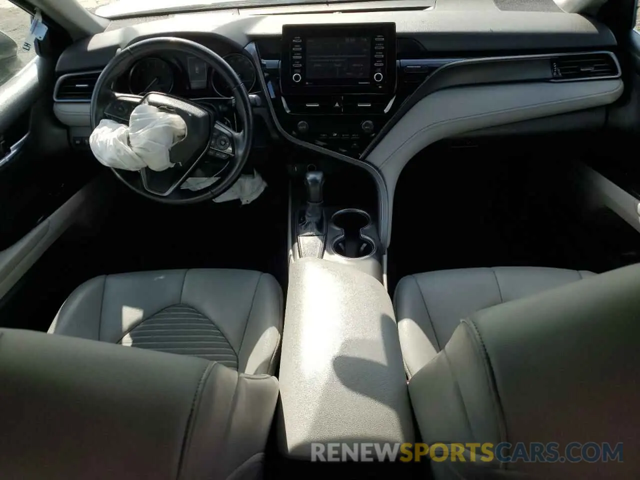 8 fotografías del automóvil dañado 4T1G11AK7MU523415 TOYOTA CAMRY 2021