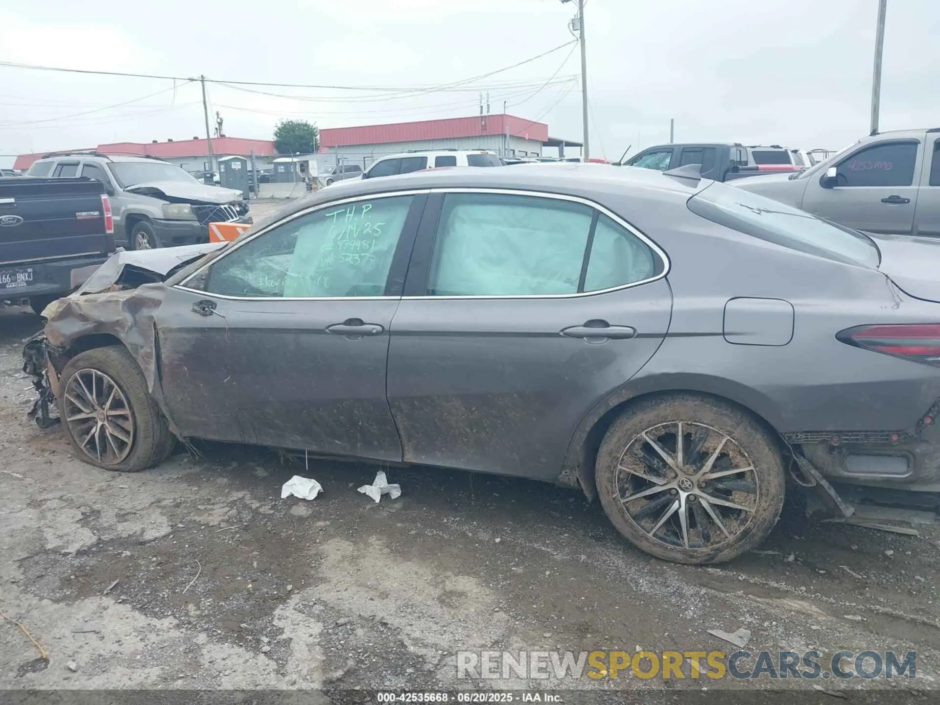 14 fotografías del automóvil dañado 4T1G11AK7MU523771 TOYOTA CAMRY 2021
