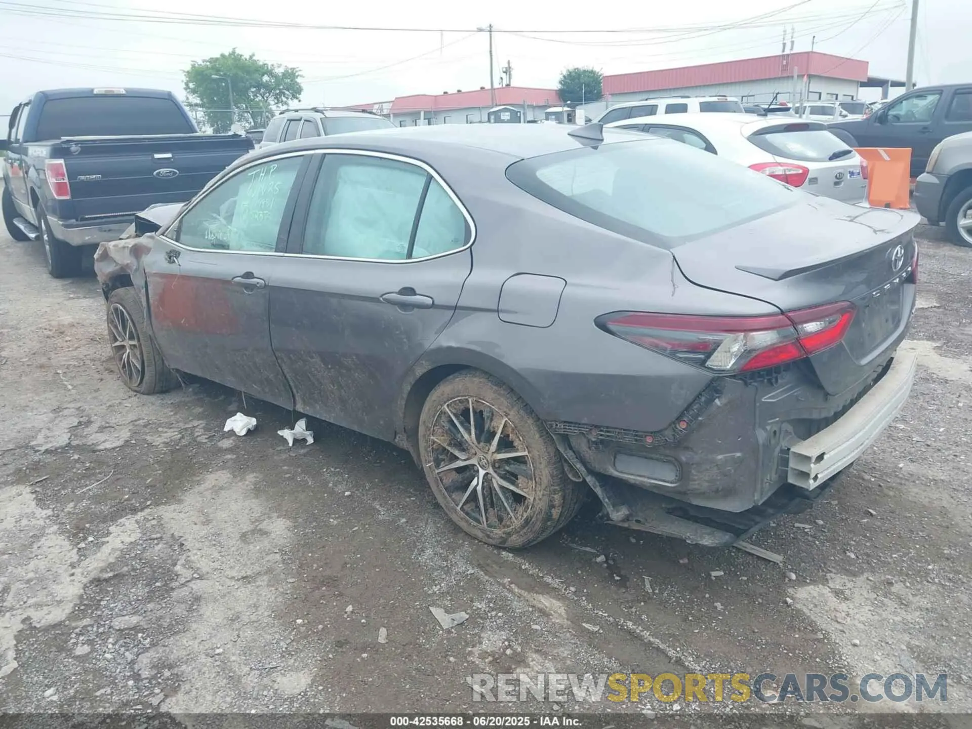 3 fotografías del automóvil dañado 4T1G11AK7MU523771 TOYOTA CAMRY 2021