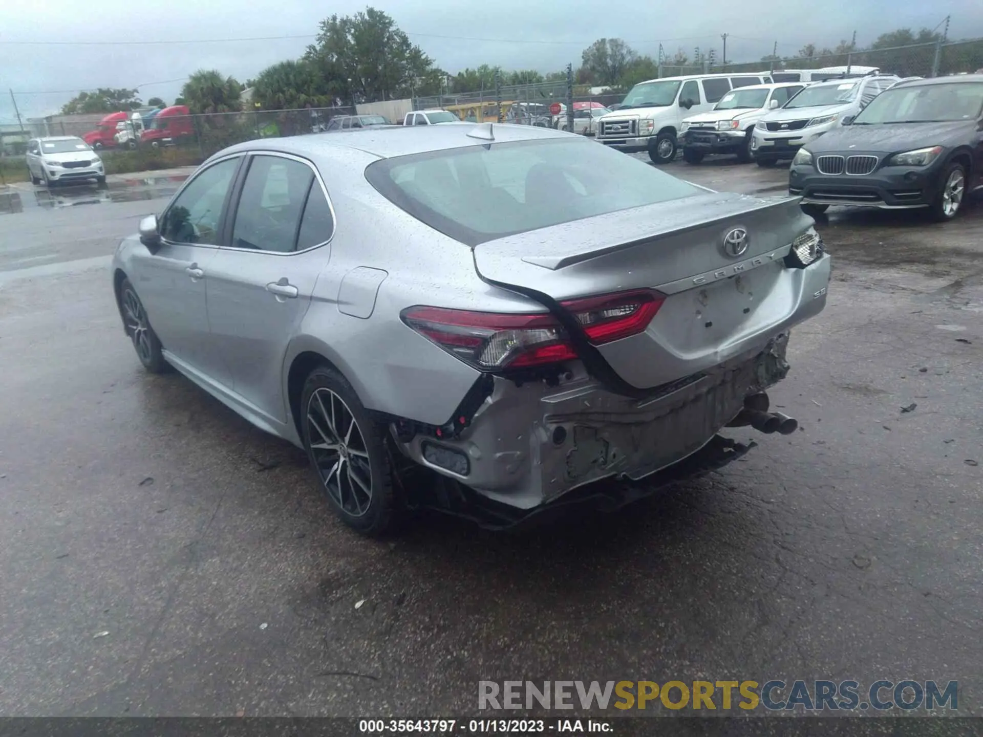 3 fotografías del automóvil dañado 4T1G11AK7MU552185 TOYOTA CAMRY 2021