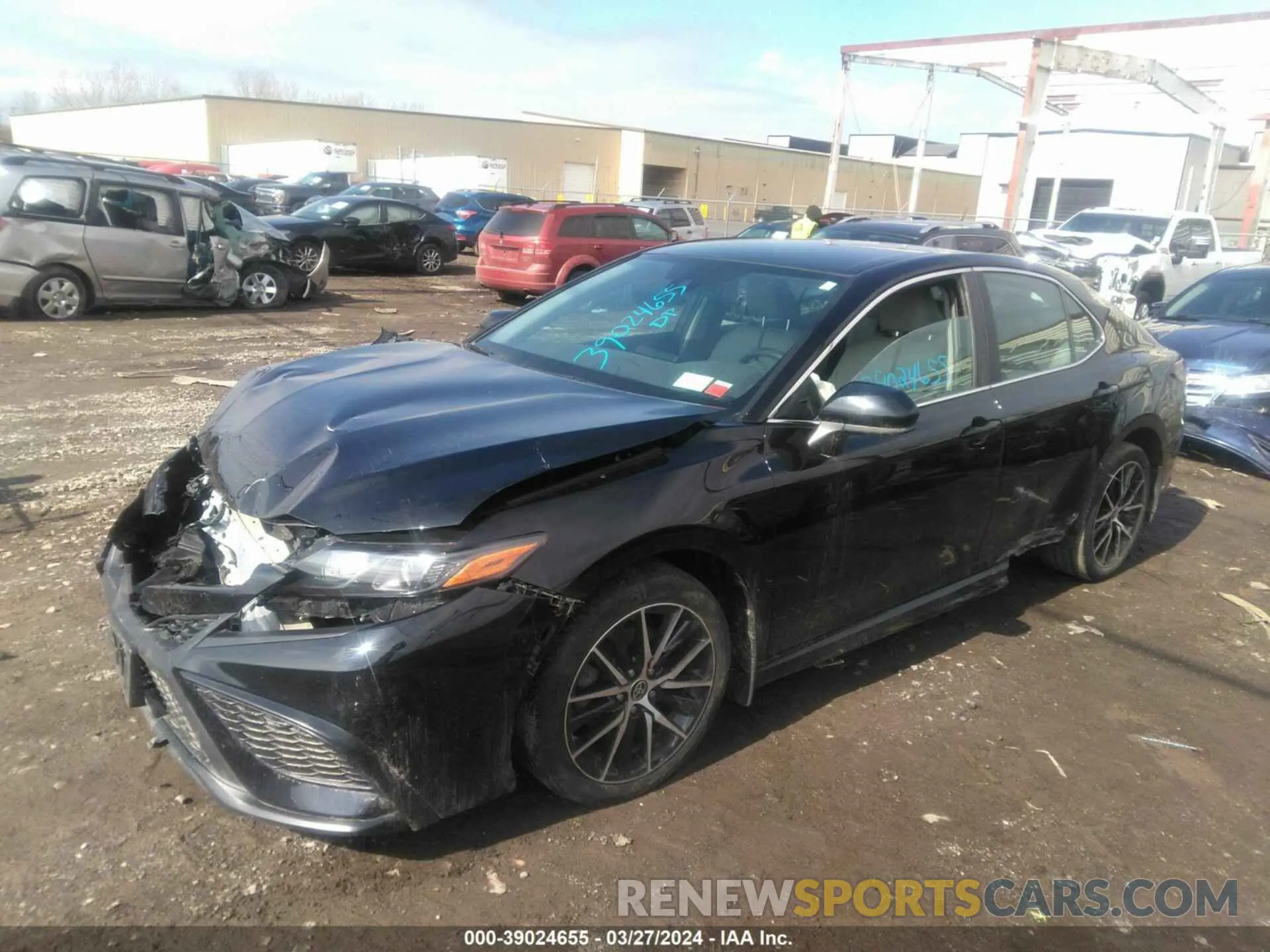 2 fotografías del automóvil dañado 4T1G11AK7MU554874 TOYOTA CAMRY 2021