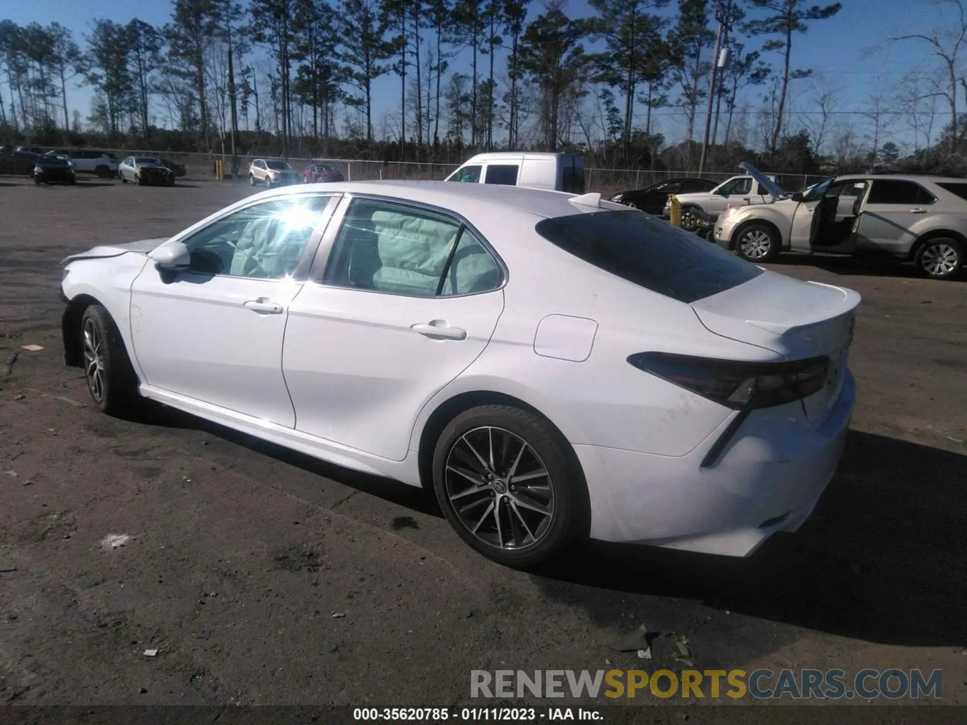 3 fotografías del automóvil dañado 4T1G11AK7MU563851 TOYOTA CAMRY 2021