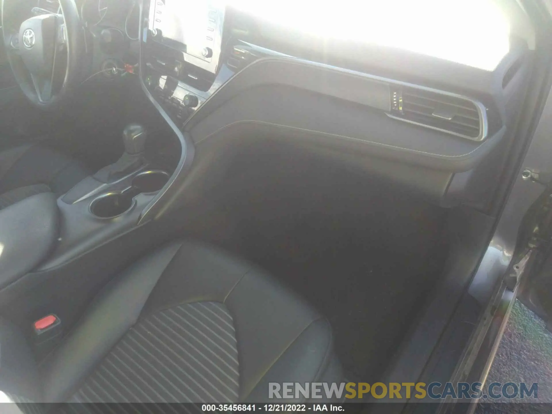 5 fotografías del automóvil dañado 4T1G11AK7MU585526 TOYOTA CAMRY 2021