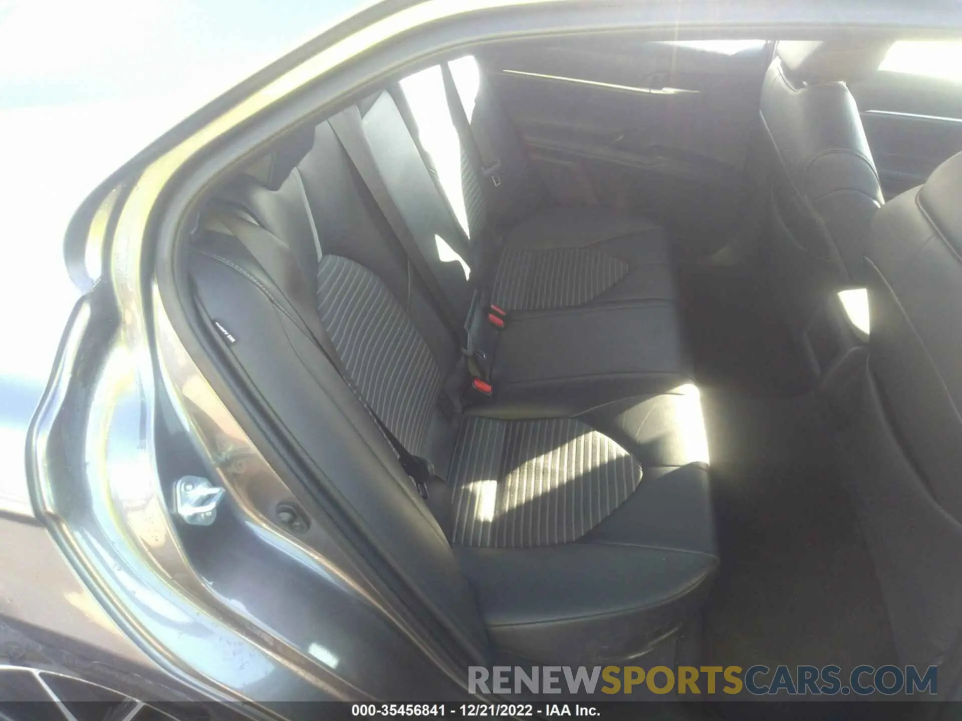 8 fotografías del automóvil dañado 4T1G11AK7MU585526 TOYOTA CAMRY 2021