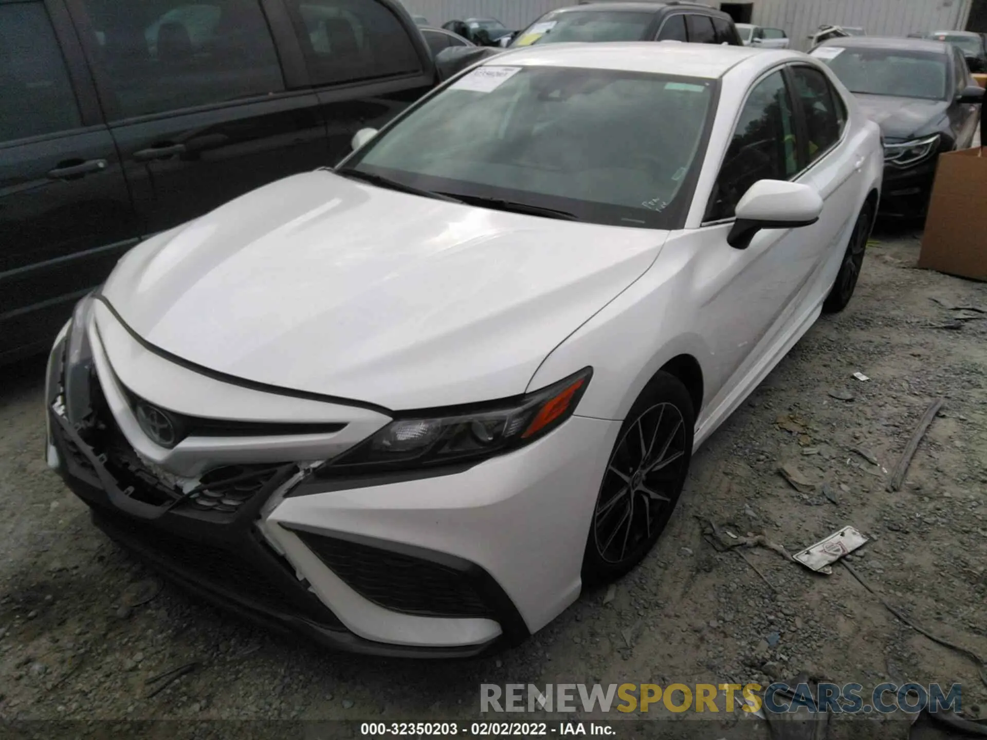 2 fotografías del automóvil dañado 4T1G11AK7MU591293 TOYOTA CAMRY 2021