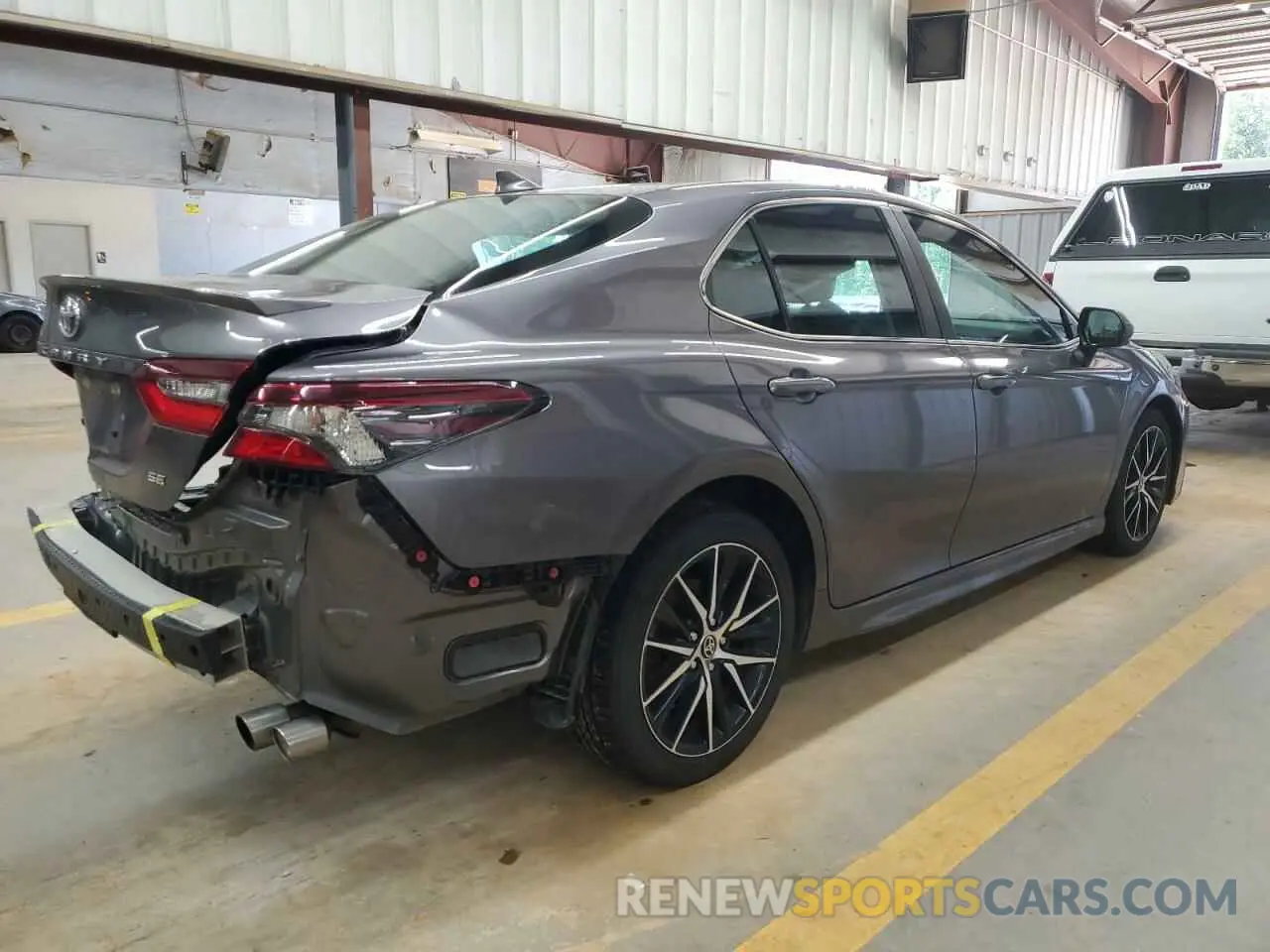 3 fotografías del automóvil dañado 4T1G11AK7MU598387 TOYOTA CAMRY 2021