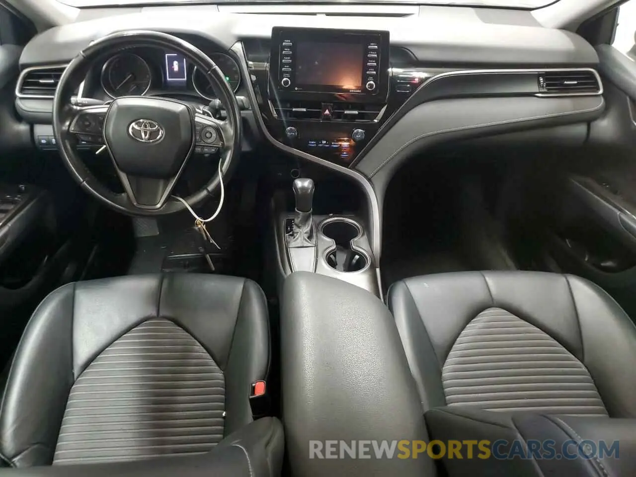 8 fotografías del automóvil dañado 4T1G11AK7MU598387 TOYOTA CAMRY 2021