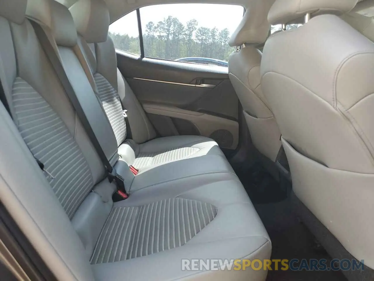 10 fotografías del automóvil dañado 4T1G11AK7MU600946 TOYOTA CAMRY 2021