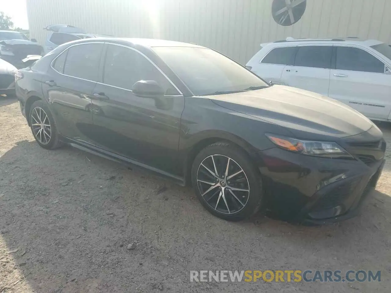 4 fotografías del automóvil dañado 4T1G11AK8MU422478 TOYOTA CAMRY 2021