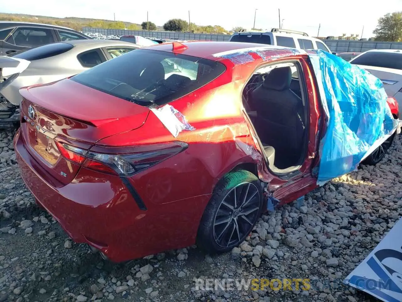 3 fotografías del automóvil dañado 4T1G11AK8MU470658 TOYOTA CAMRY 2021