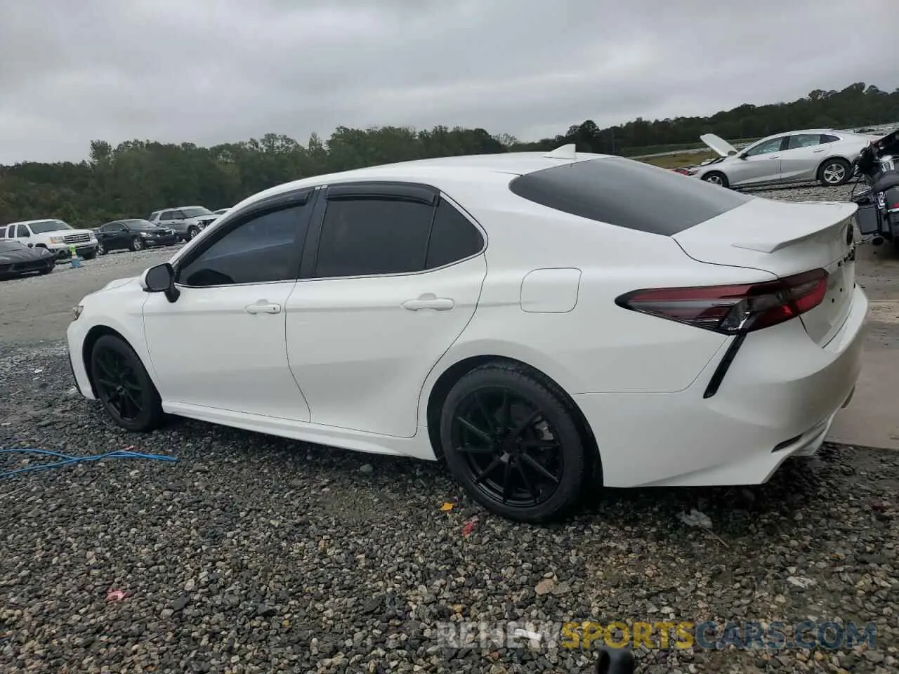 2 fotografías del automóvil dañado 4T1G11AK8MU476198 TOYOTA CAMRY 2021
