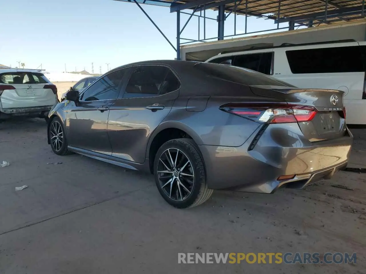 2 fotografías del automóvil dañado 4T1G11AK8MU476783 TOYOTA CAMRY 2021