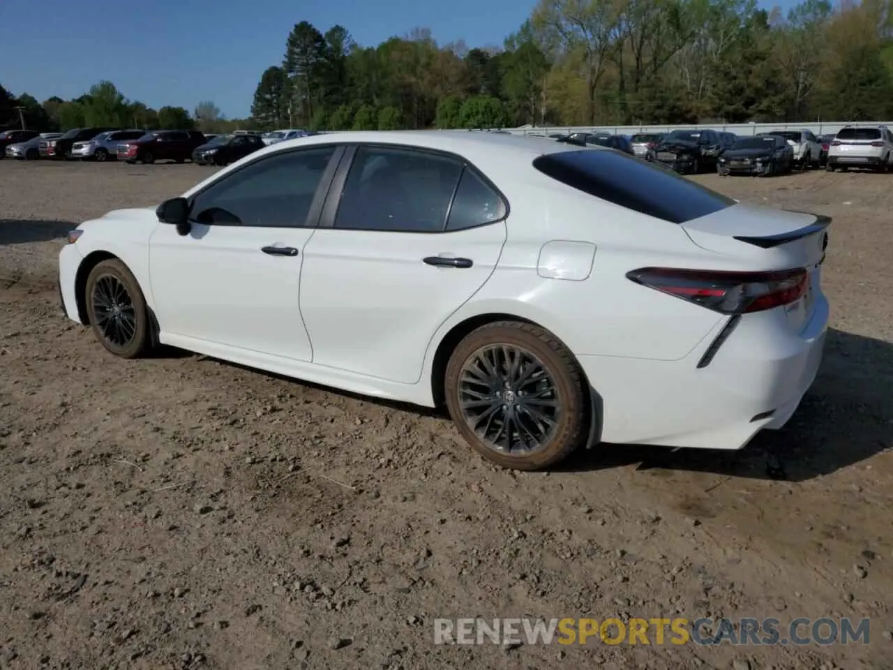 2 fotografías del automóvil dañado 4T1G11AK8MU484124 TOYOTA CAMRY 2021