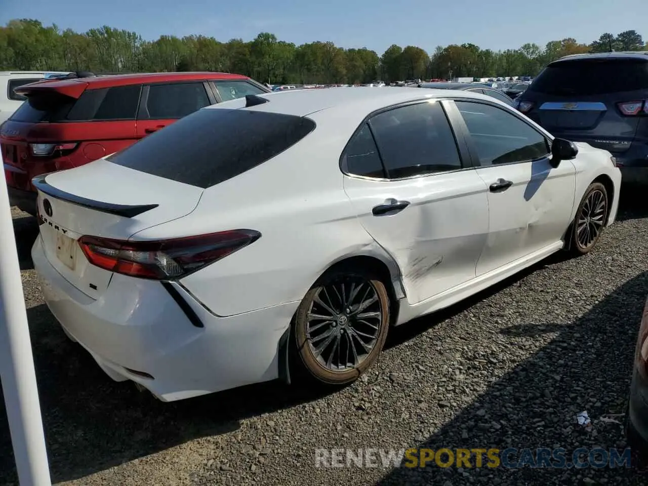 3 fotografías del automóvil dañado 4T1G11AK8MU484124 TOYOTA CAMRY 2021
