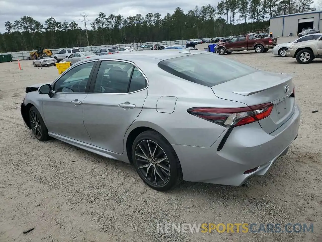 2 fotografías del automóvil dañado 4T1G11AK8MU489355 TOYOTA CAMRY 2021
