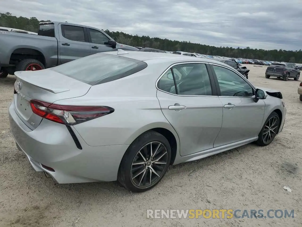 3 fotografías del automóvil dañado 4T1G11AK8MU489355 TOYOTA CAMRY 2021