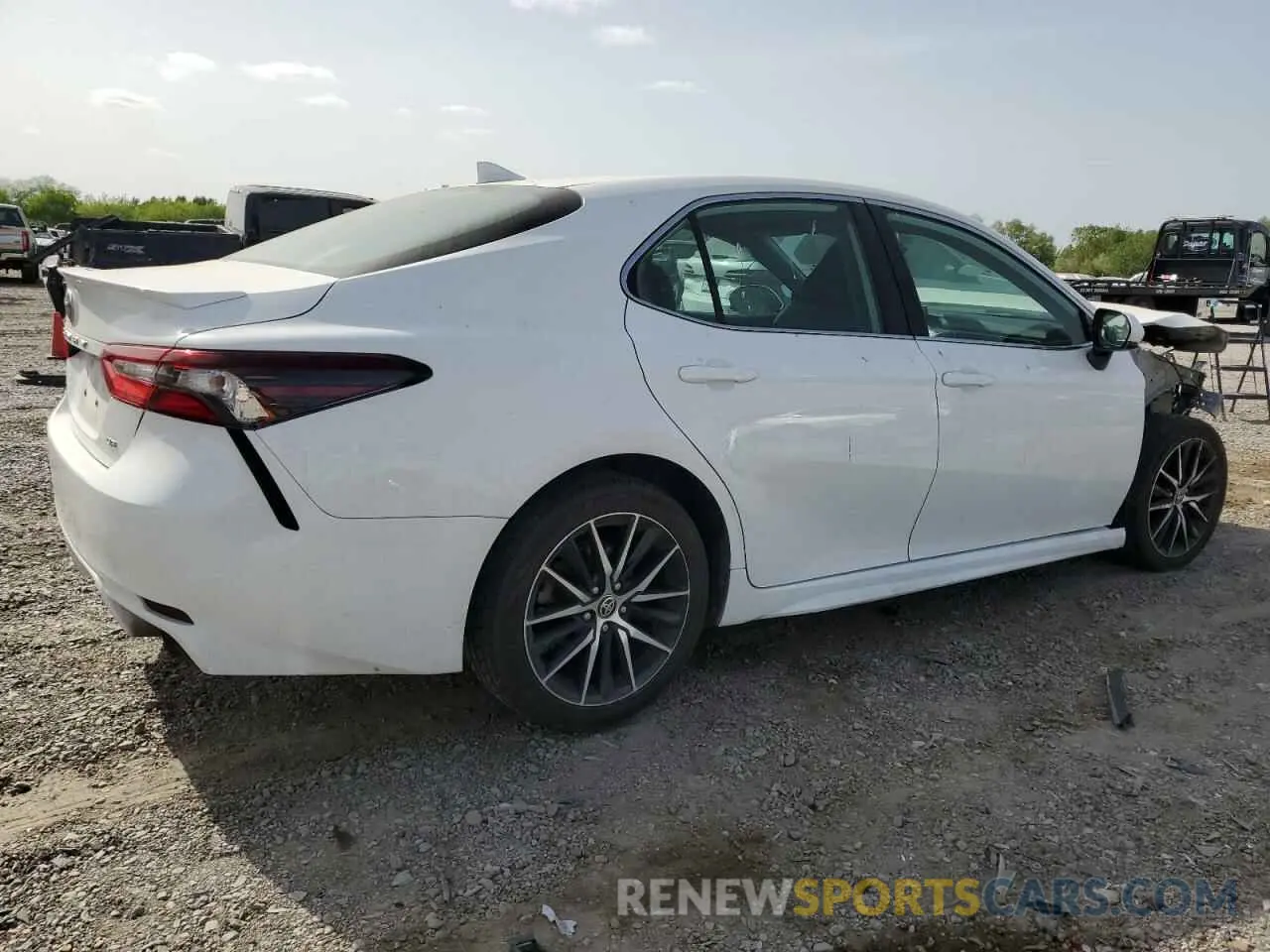 3 fotografías del automóvil dañado 4T1G11AK8MU518434 TOYOTA CAMRY 2021