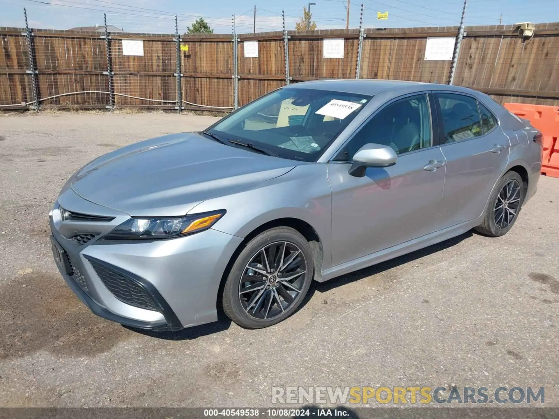 2 fotografías del automóvil dañado 4T1G11AK8MU519180 TOYOTA CAMRY 2021
