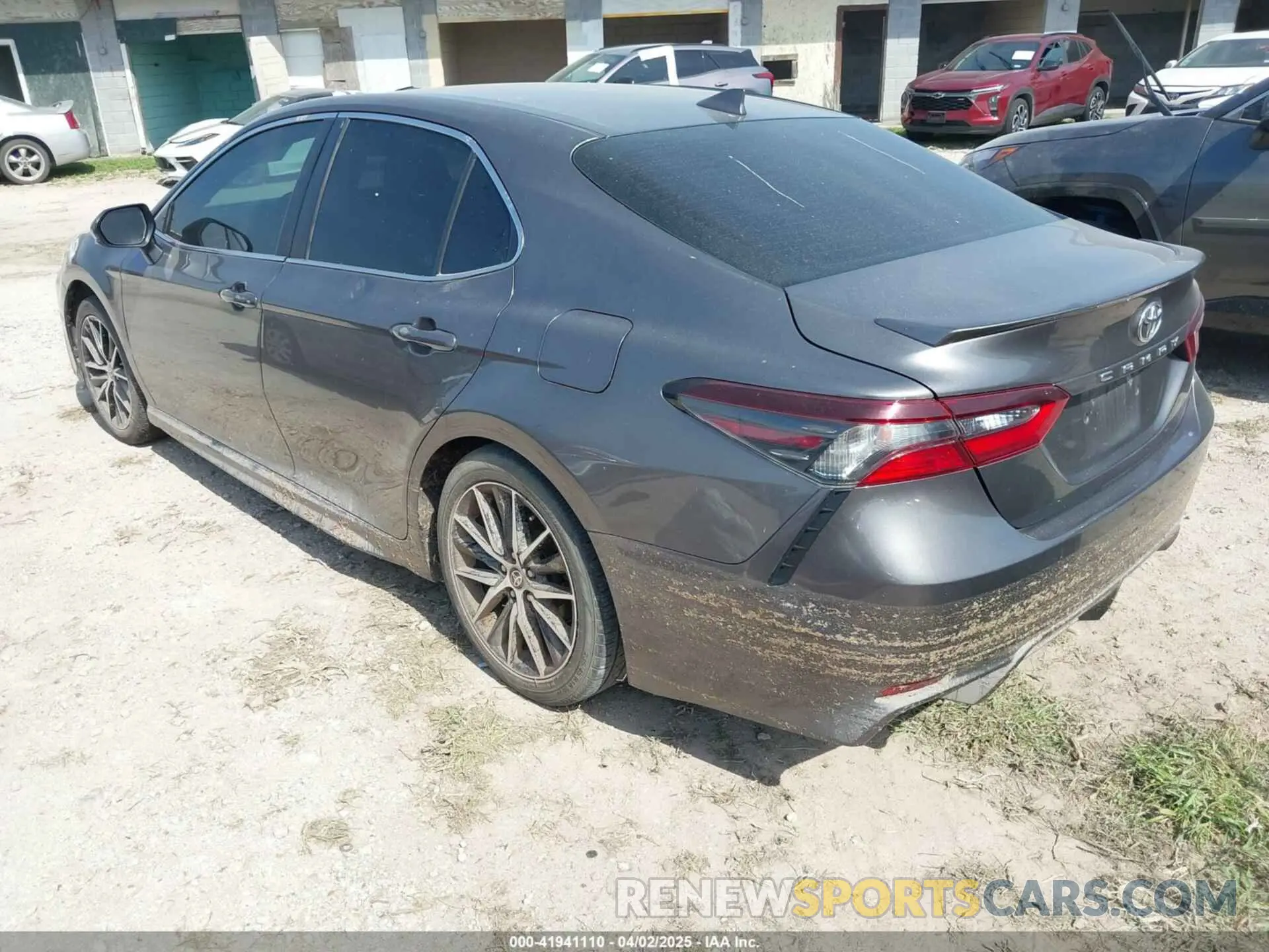 3 fotografías del automóvil dañado 4T1G11AK8MU523827 TOYOTA CAMRY 2021