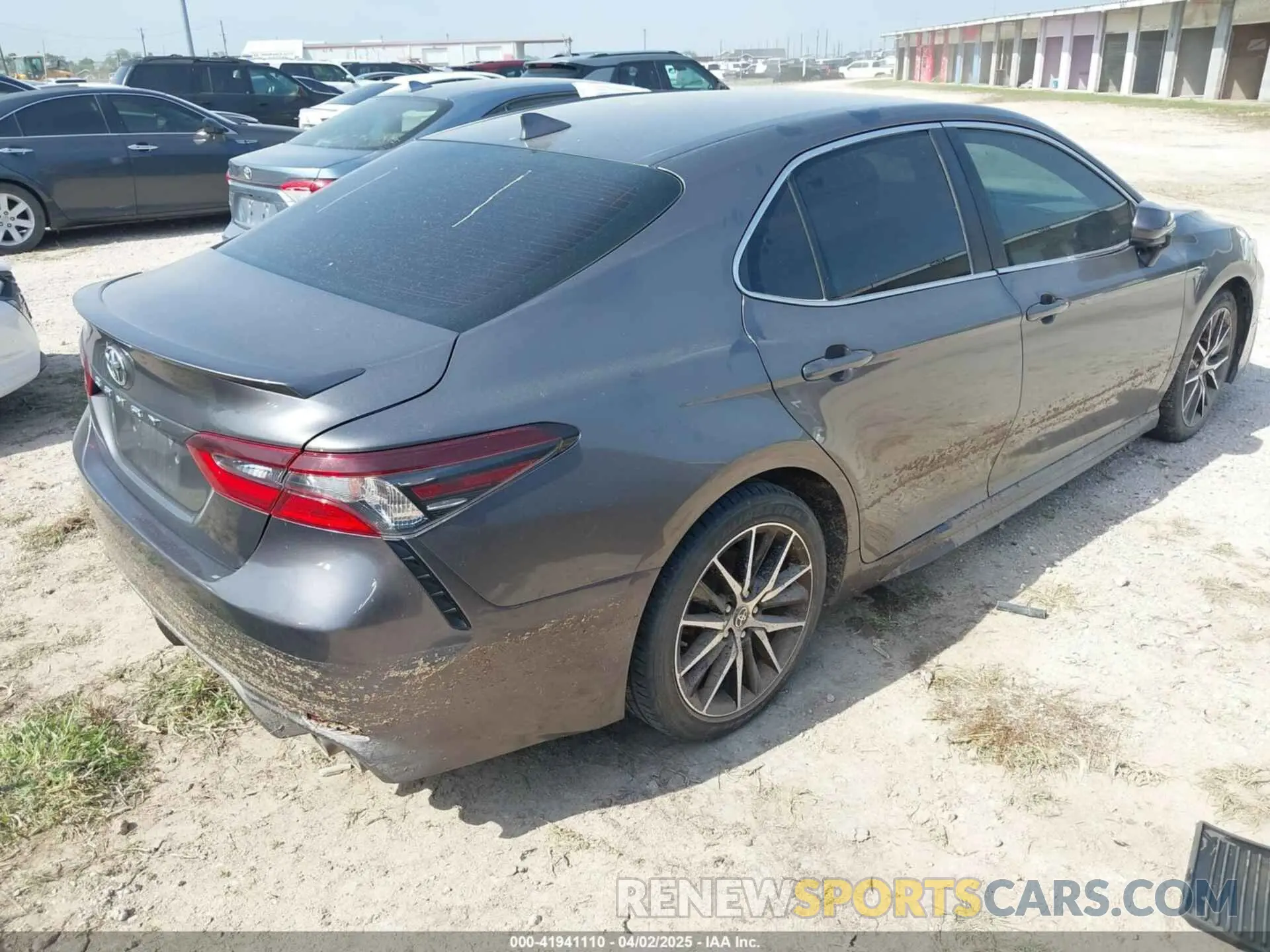 4 fotografías del automóvil dañado 4T1G11AK8MU523827 TOYOTA CAMRY 2021