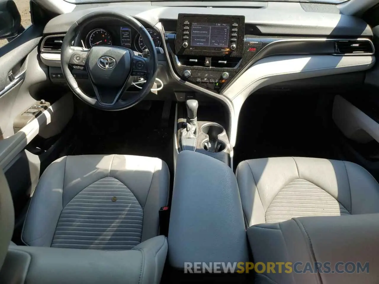 8 fotografías del automóvil dañado 4T1G11AK8MU529059 TOYOTA CAMRY 2021