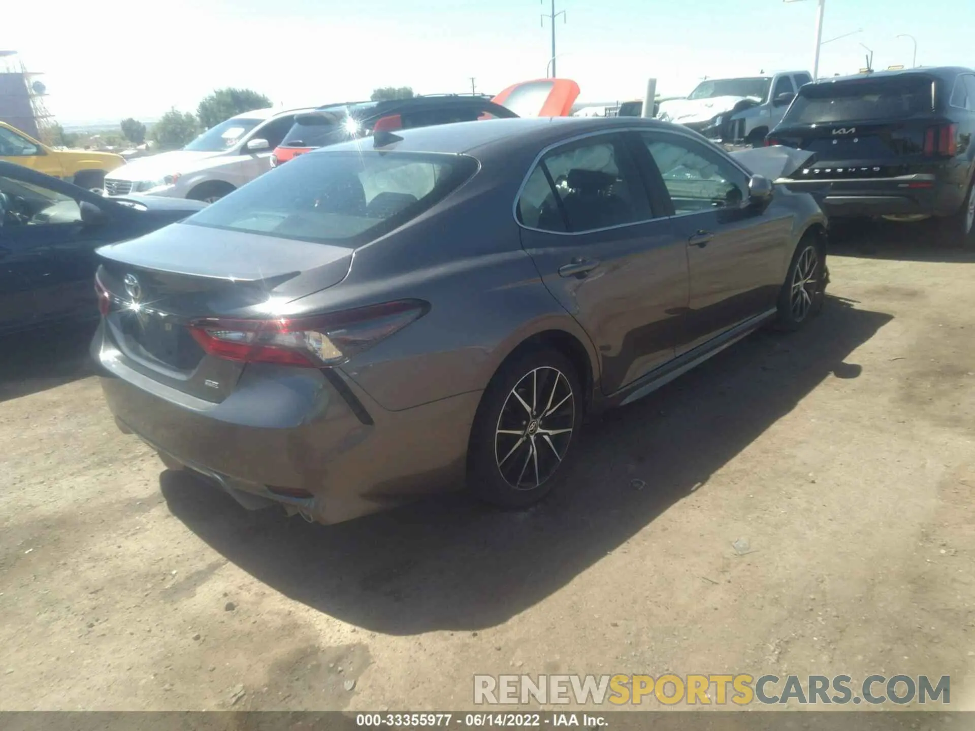 4 fotografías del automóvil dañado 4T1G11AK8MU541809 TOYOTA CAMRY 2021
