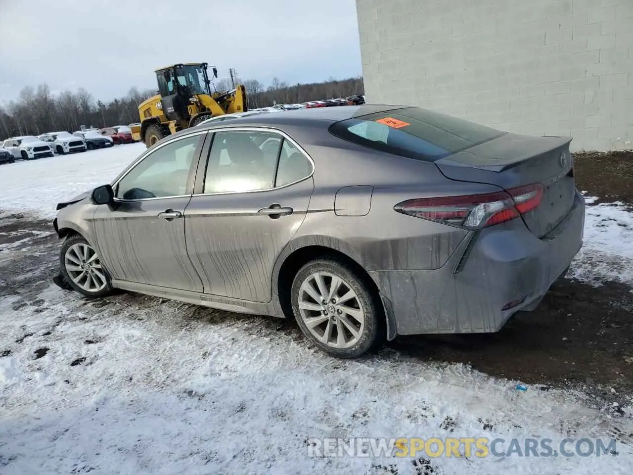 2 fotografías del automóvil dañado 4T1G11AK8MU549490 TOYOTA CAMRY 2021