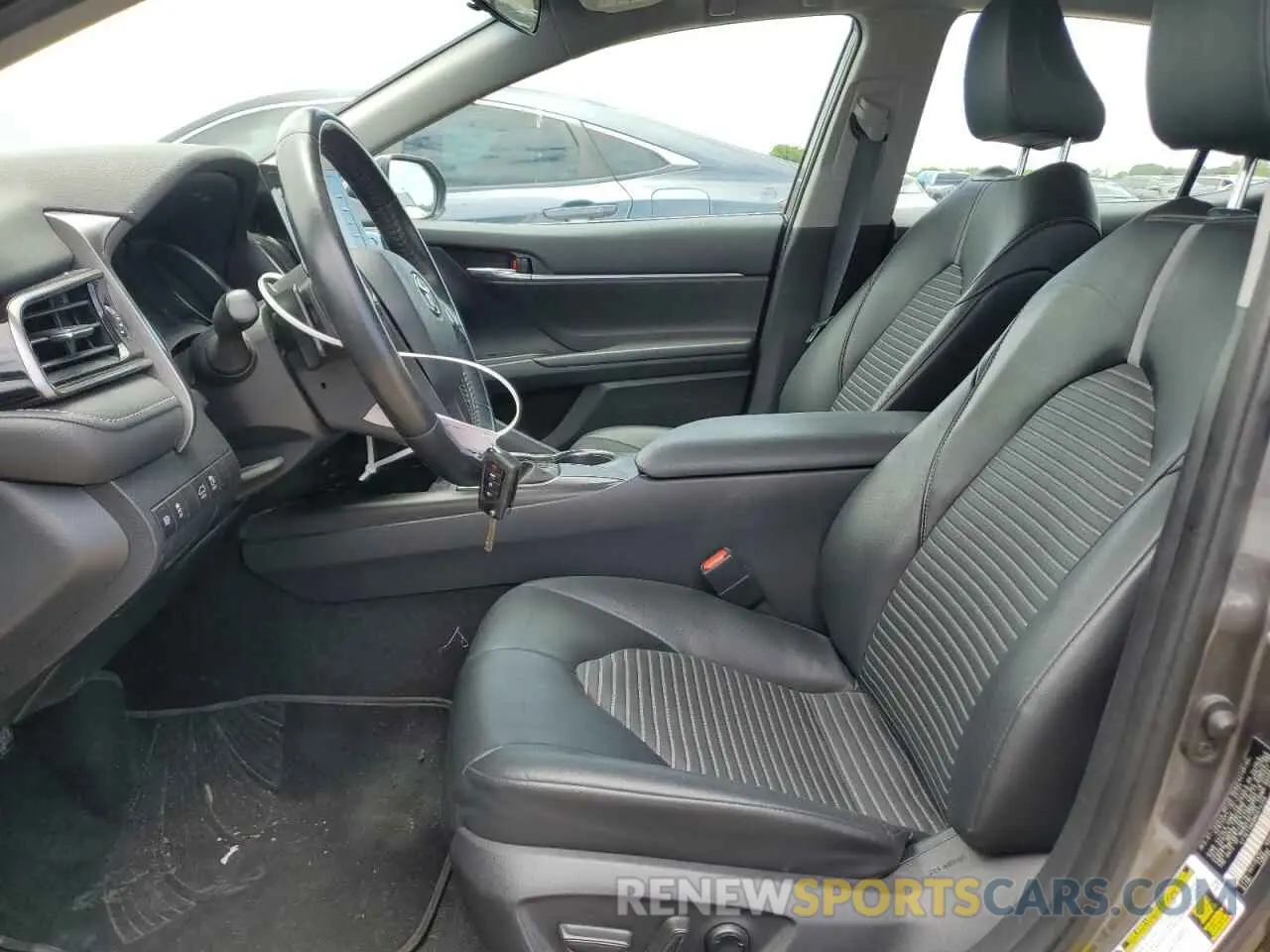 7 fotografías del automóvil dañado 4T1G11AK8MU574356 TOYOTA CAMRY 2021