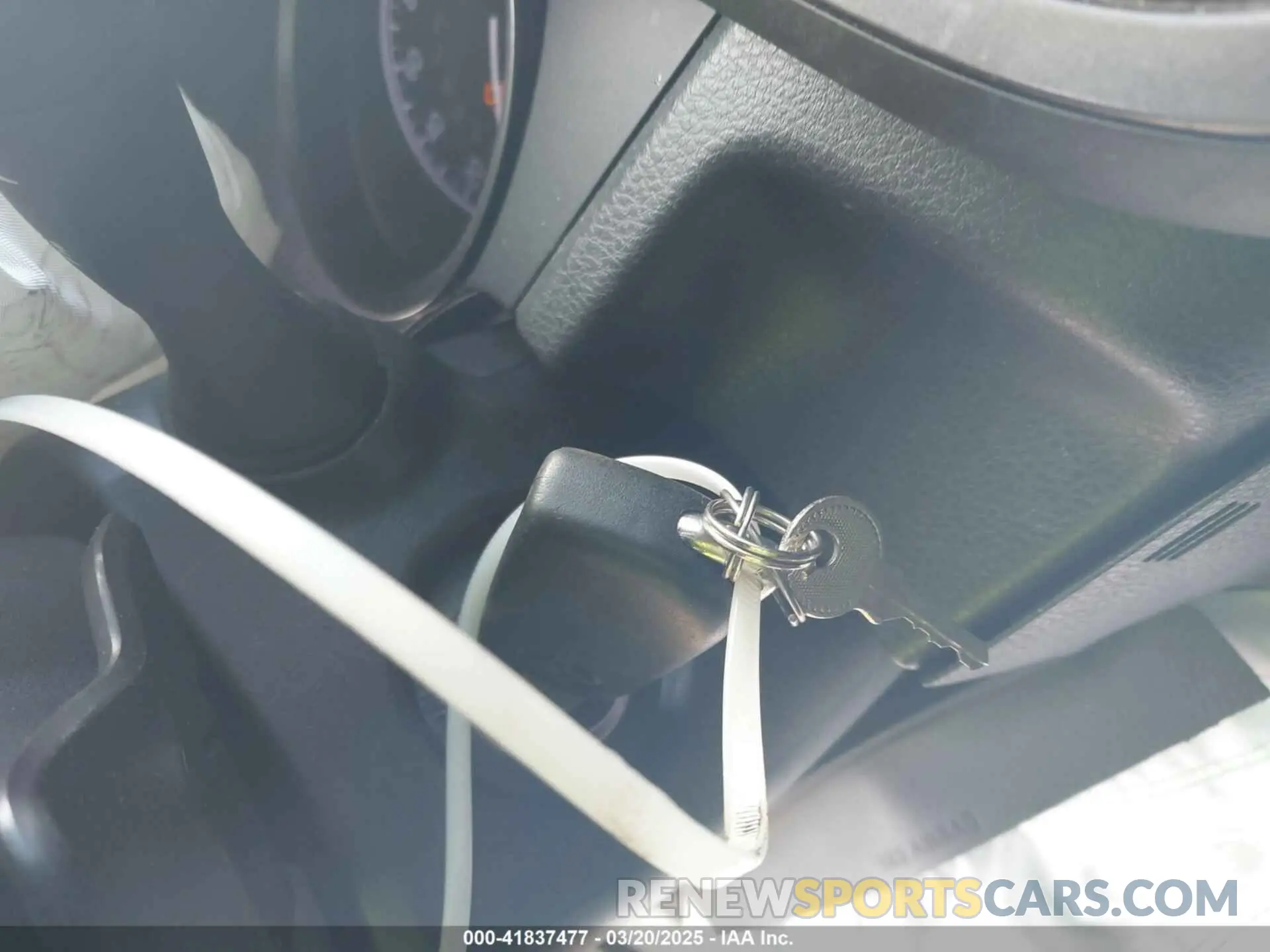 11 fotografías del automóvil dañado 4T1G11AK8MU580500 TOYOTA CAMRY 2021