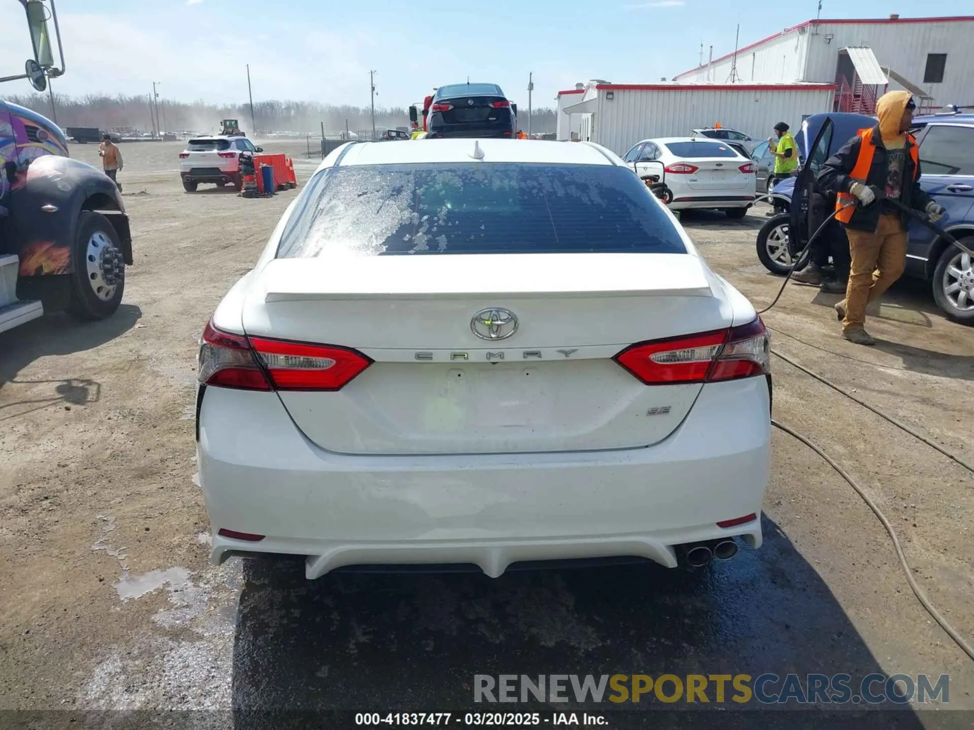 17 fotografías del automóvil dañado 4T1G11AK8MU580500 TOYOTA CAMRY 2021