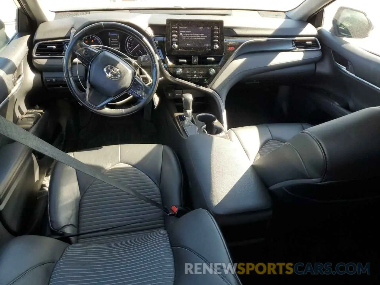 8 fotografías del automóvil dañado 4T1G11AK8MU582215 TOYOTA CAMRY 2021