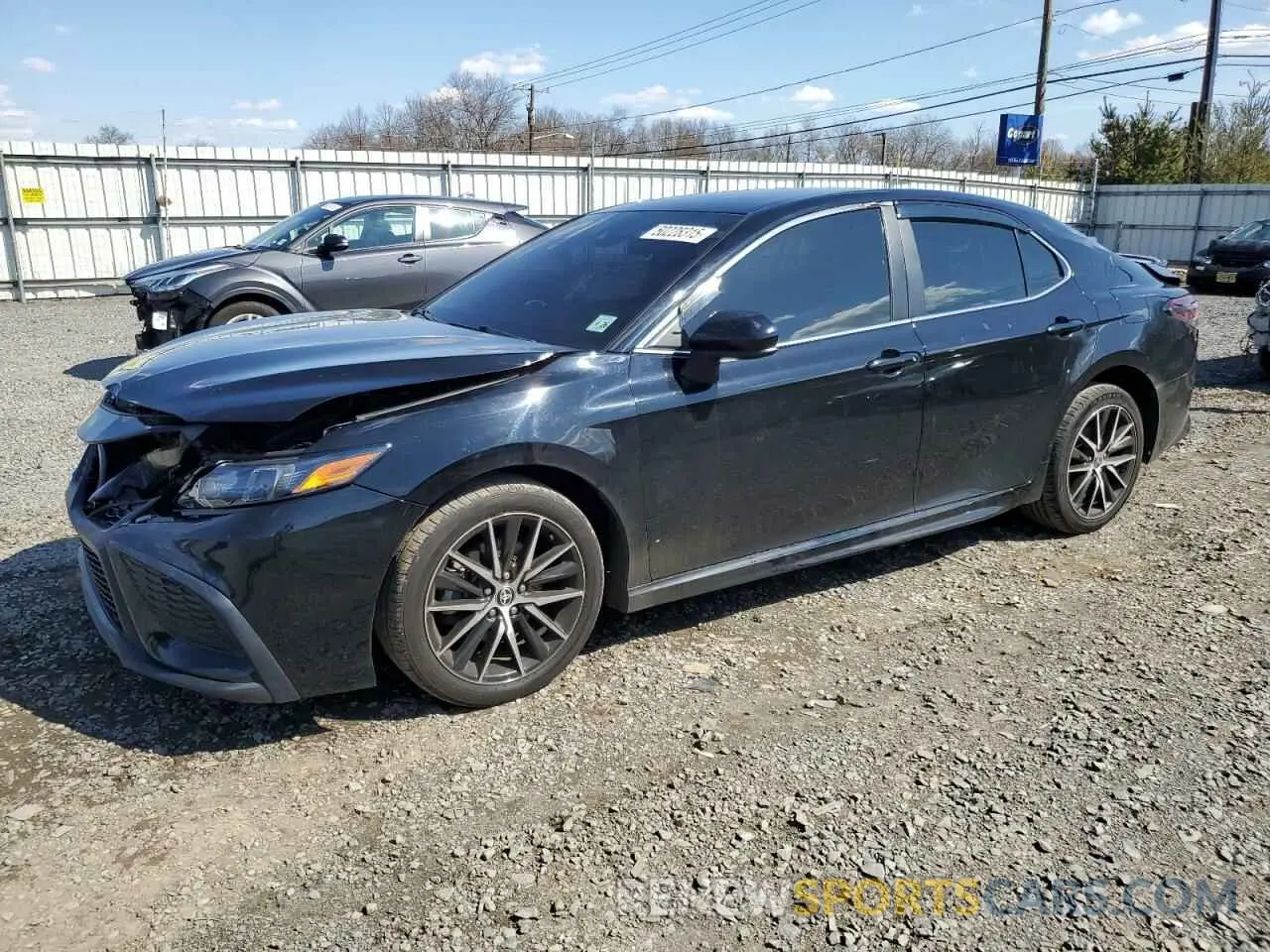 1 fotografías del automóvil dañado 4T1G11AK8MU582554 TOYOTA CAMRY 2021