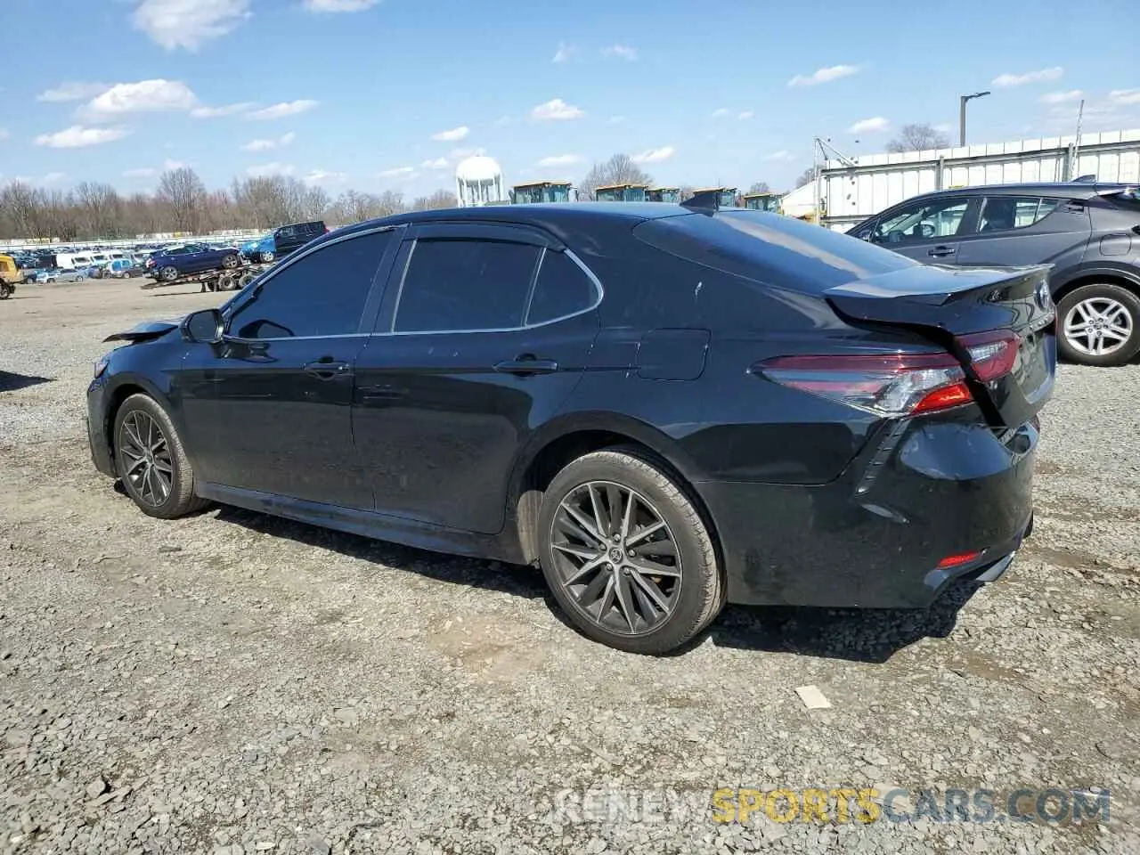 2 fotografías del automóvil dañado 4T1G11AK8MU582554 TOYOTA CAMRY 2021