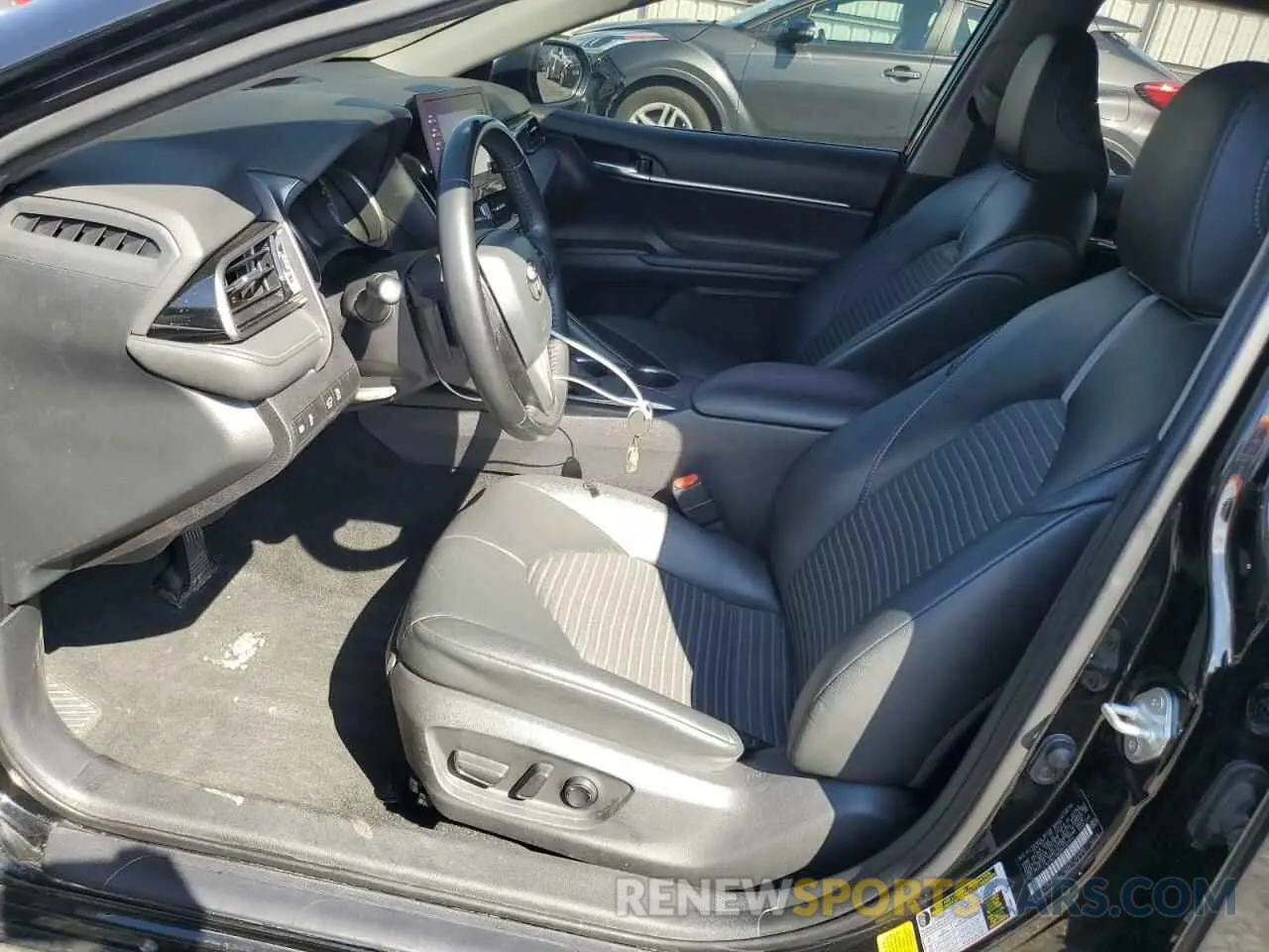 7 fotografías del automóvil dañado 4T1G11AK8MU582554 TOYOTA CAMRY 2021