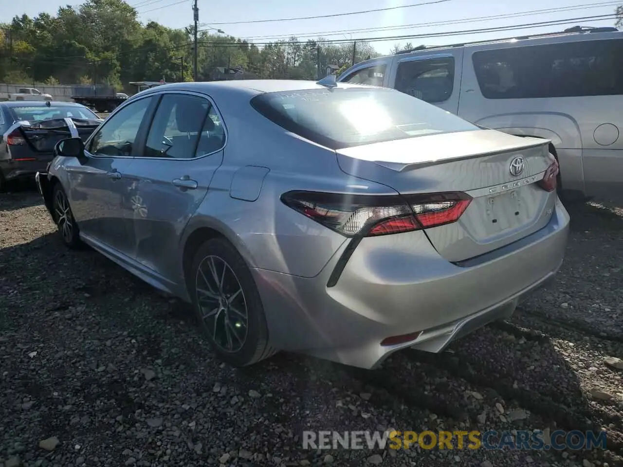 3 fotografías del automóvil dañado 4T1G11AK8MU590587 TOYOTA CAMRY 2021