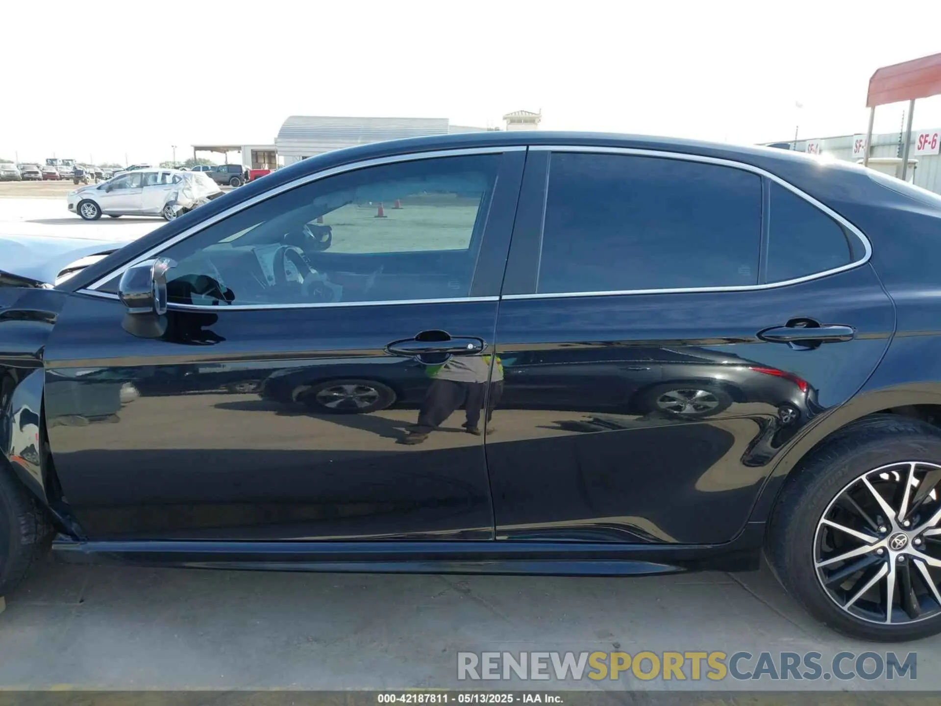 15 fotografías del automóvil dañado 4T1G11AK8MU594896 TOYOTA CAMRY 2021