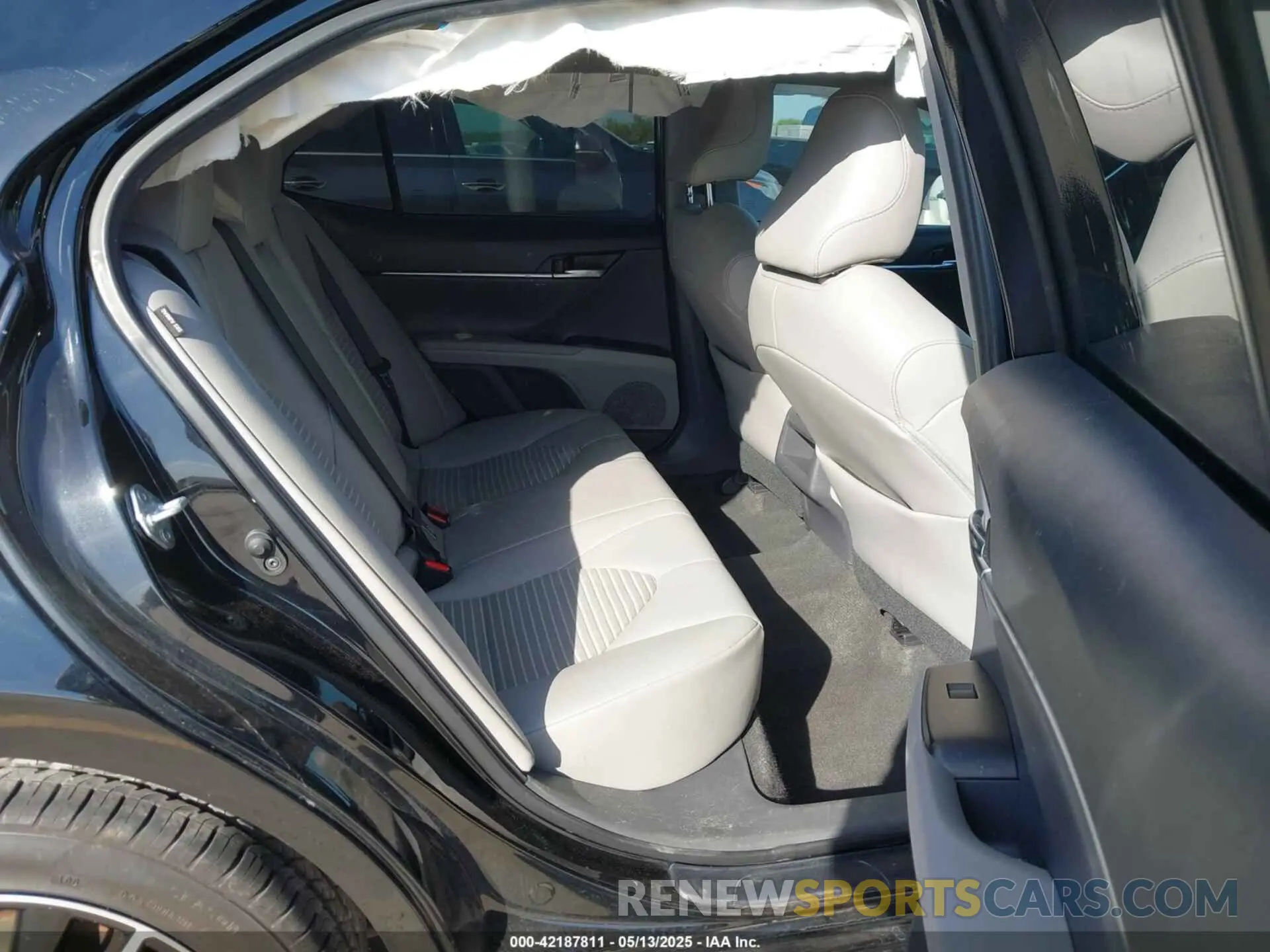 8 fotografías del automóvil dañado 4T1G11AK8MU594896 TOYOTA CAMRY 2021