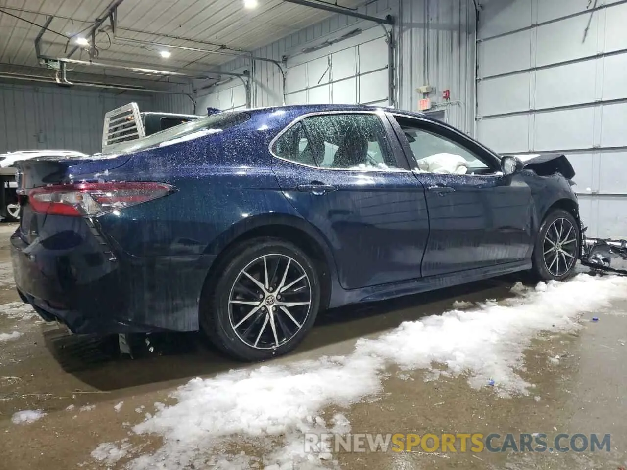 3 fotografías del automóvil dañado 4T1G11AK8MU594946 TOYOTA CAMRY 2021