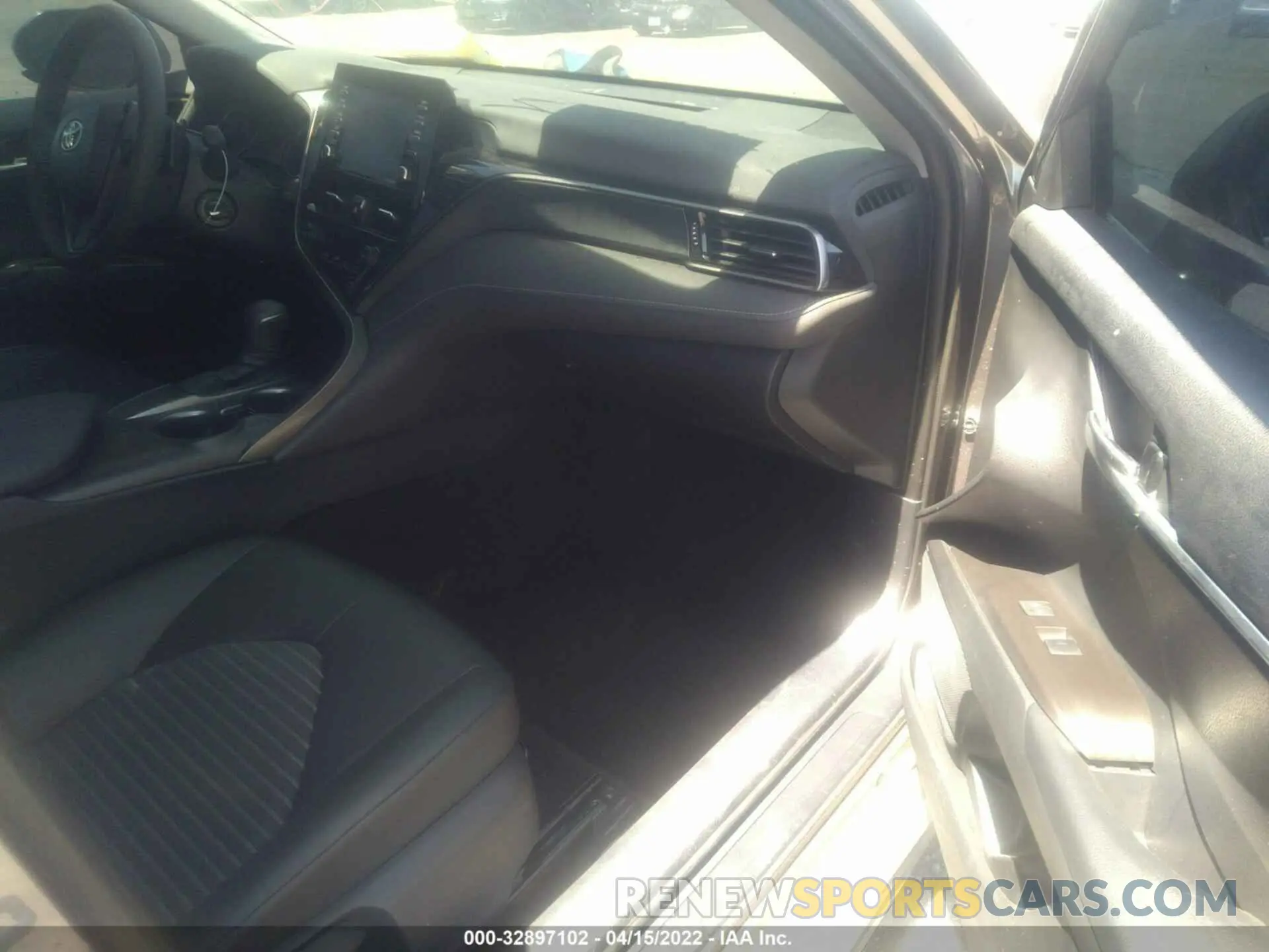 5 fotografías del automóvil dañado 4T1G11AK8MU595823 TOYOTA CAMRY 2021