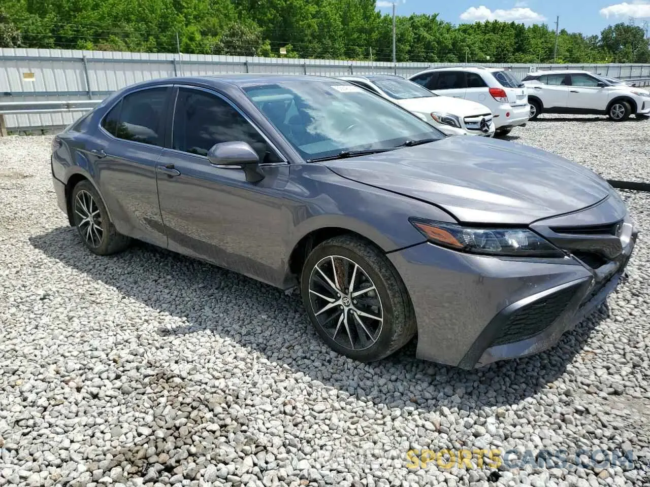 4 fotografías del automóvil dañado 4T1G11AK8MU614340 TOYOTA CAMRY 2021